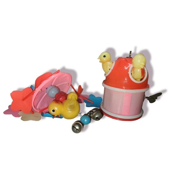 Vintage 1940's (Japan) Celluloid Wind-up Mechanical SPINNING CHICKS Toy WORKS!!! - Picture 3 of 3